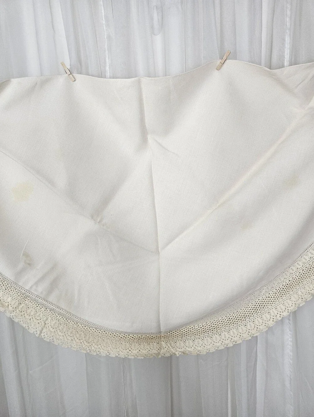 Old Bleach Irish Linen Tablecloth Set in Off-White with Crochet Trim